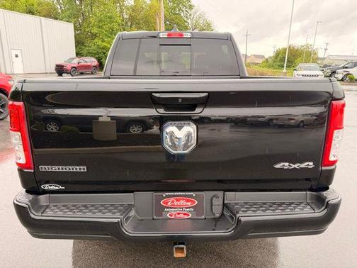 Diamond Black Crystal Pearlcoat 2023 RAM 1500 Big Horn/Lone Star