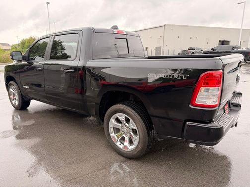 Diamond Black Crystal Pearlcoat 2023 RAM 1500 Big Horn/Lone Star