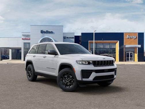 Bright White Clearcoat 2026 Jeep Grand Cherokee Altitude