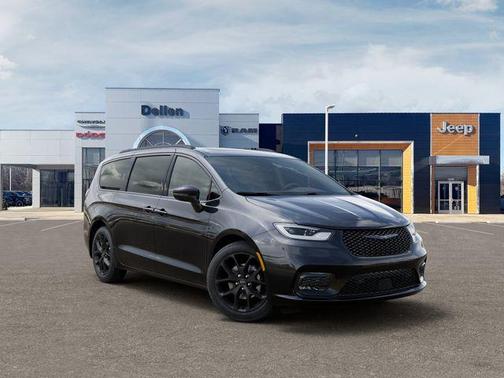 Diamond Black Crystal Pearlcoat 2026 Chrysler Pacifica Limited