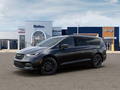 Diamond Black Crystal Pearlcoat 2026 Chrysler Pacifica Limited