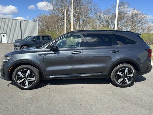 2022 Kia Sorento S