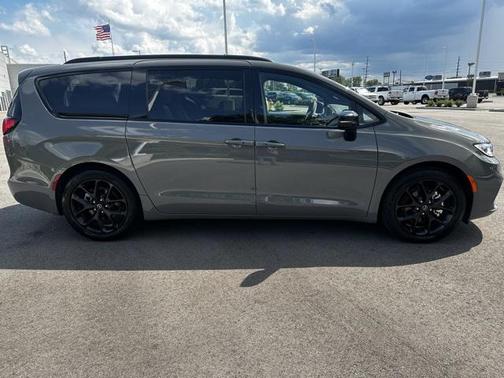 2025 Chrysler Pacifica Limited