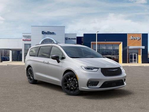 Silver Mist Clearcoat 2026 Chrysler Pacifica L