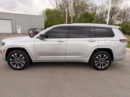 Silver Zynith 2022 Jeep Grand Cherokee L Overland