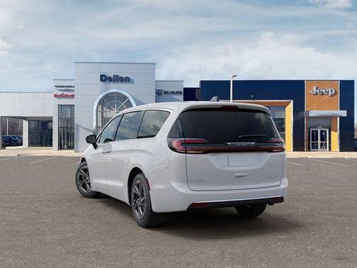 Pw7 2027 Chrysler Pacifica Limited