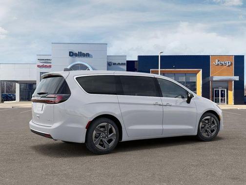 Pw7 2027 Chrysler Pacifica Limited