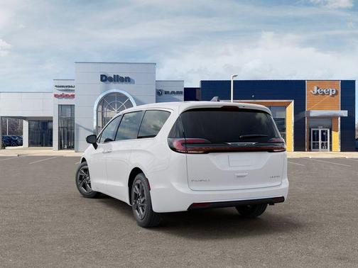 Bright White Clearcoat 2027 Chrysler Pacifica Limited