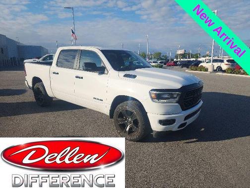 Bright White Clearcoat 2023 RAM 1500 Big Horn/Lone Star
