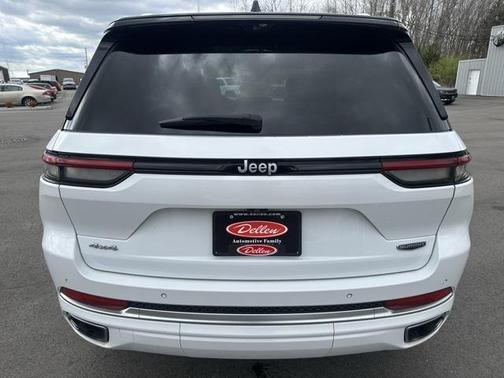 2022 Jeep Grand Cherokee Summit