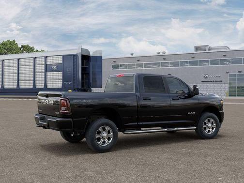 Diamond Black Crystal Pearlcoat 2026 RAM 2500 Big Horn