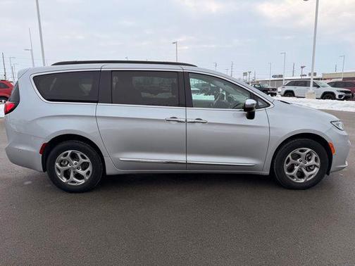 2023 Chrysler Pacifica Limited