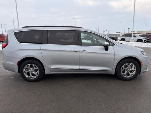 2023 Chrysler Pacifica Limited