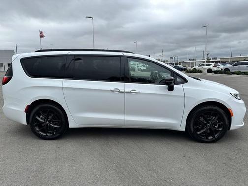 2026 Chrysler Pacifica Limited