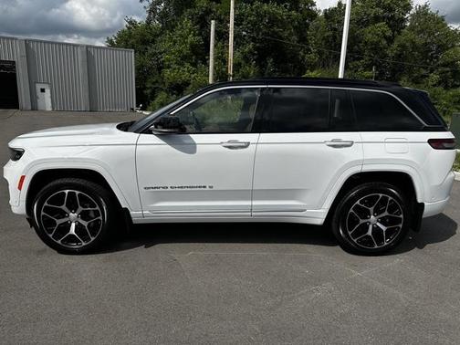 2025 Jeep Grand Cherokee Summit