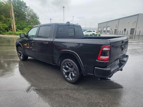 Diamond Black Crystal Pearlcoat 2024 RAM 1500 Limited