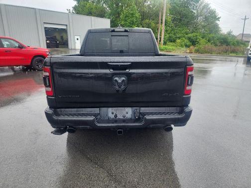Diamond Black Crystal Pearlcoat 2024 RAM 1500 Limited