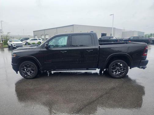 Diamond Black Crystal Pearlcoat 2024 RAM 1500 Limited