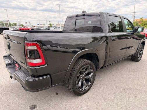 Diamond Black Crystal Pearlcoat 2024 RAM 1500 Limited