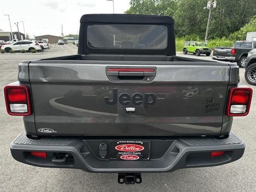 2021 Jeep Gladiator Willys