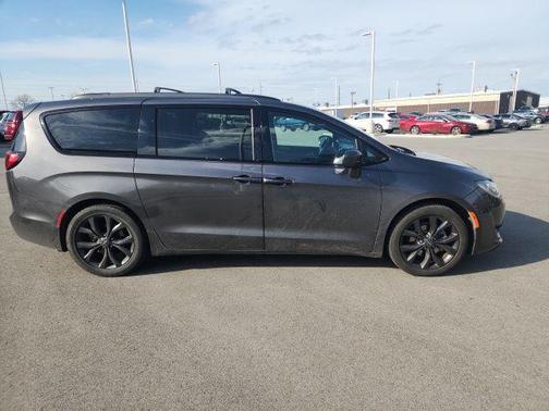 2019 Chrysler Pacifica Touring-L Plus