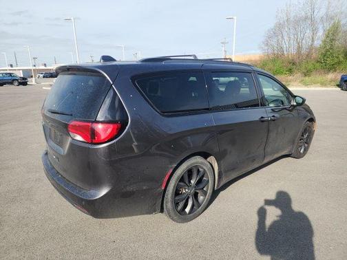 2019 Chrysler Pacifica Touring-L Plus