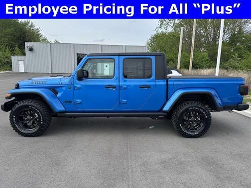 2025 Jeep Gladiator Willys