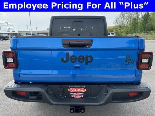 2025 Jeep Gladiator Willys