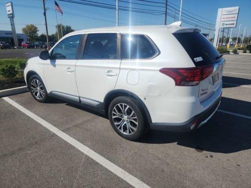 2017 Mitsubishi Outlander ES