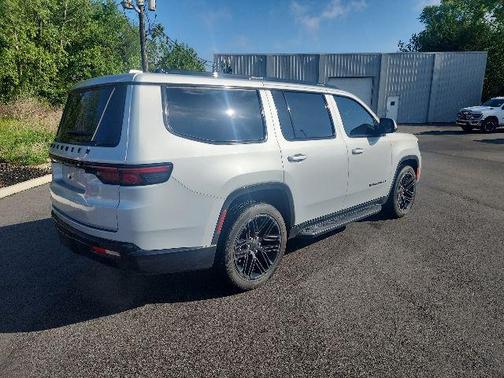 Silver Zynith 2022 Jeep Wagoneer Series III