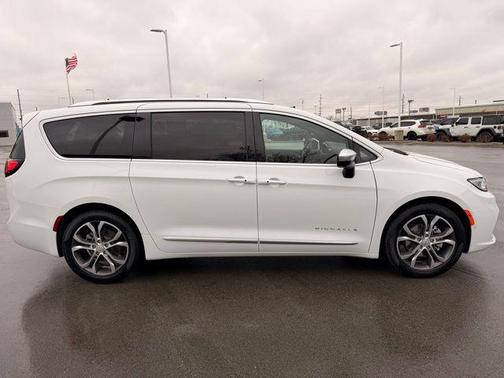 2026 Chrysler Pacifica L