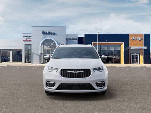 Bright White Clearcoat 2026 Chrysler Pacifica L