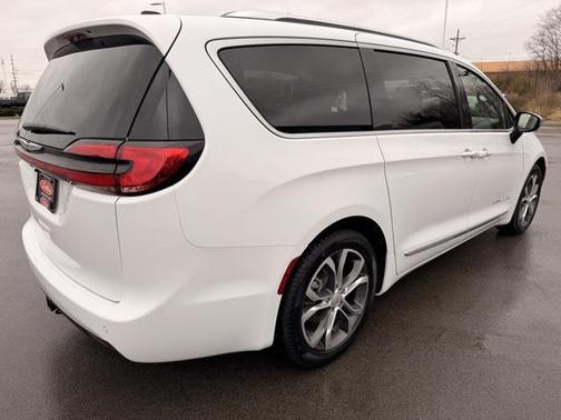 2026 Chrysler Pacifica L