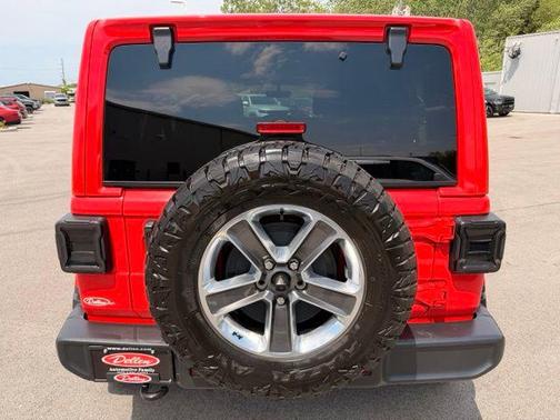 Firecracker Red Clearcoat 2022 Jeep Wrangler Unlimited Sahara