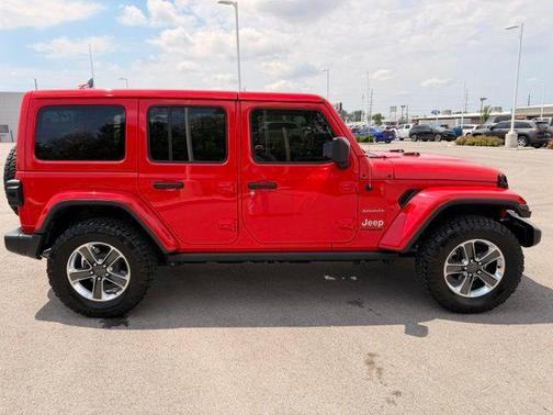 Firecracker Red Clearcoat 2022 Jeep Wrangler Unlimited Sahara