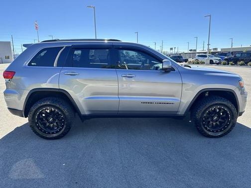2019 Jeep Grand Cherokee Laredo