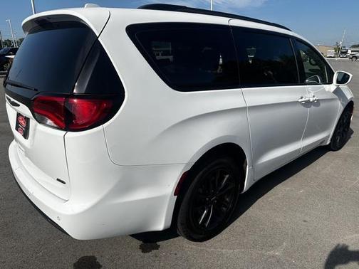 2020 Chrysler Pacifica L