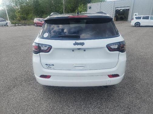 Bright White Clearcoat 2022 Jeep Compass High Altitude