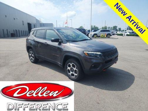 Granite Crystal Metallic Clearcoat 2022 Jeep Compass Trailhawk