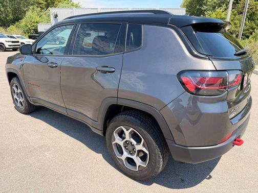 Granite Crystal Metallic Clearcoat 2022 Jeep Compass Trailhawk