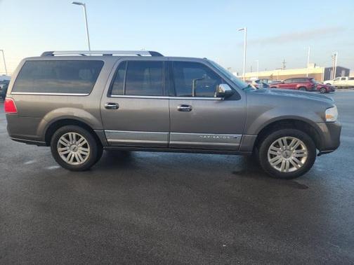 2014 Lincoln Navigator Base