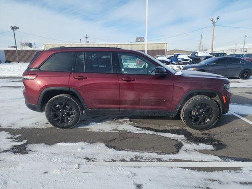 2024 Jeep Grand Cherokee Altitude