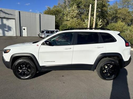 2022 Jeep Cherokee Trailhawk