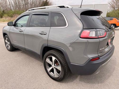 Sting-Gray Clearcoat 2020 Jeep Cherokee Limited