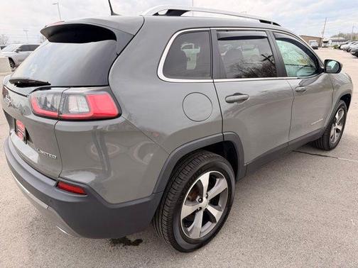 Sting-Gray Clearcoat 2020 Jeep Cherokee Limited