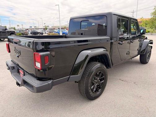 Black Clearcoat 2022 Jeep Gladiator Altitude