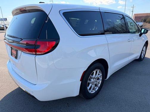 2026 Chrysler Pacifica L