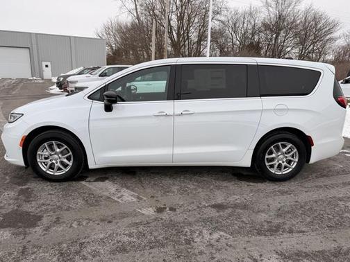 2026 Chrysler Pacifica L