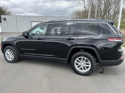 2022 Jeep Grand Cherokee L Laredo