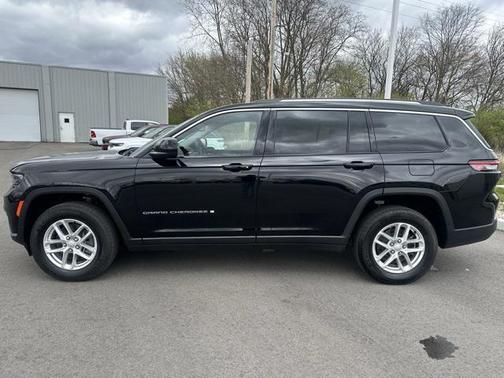 2022 Jeep Grand Cherokee L Laredo